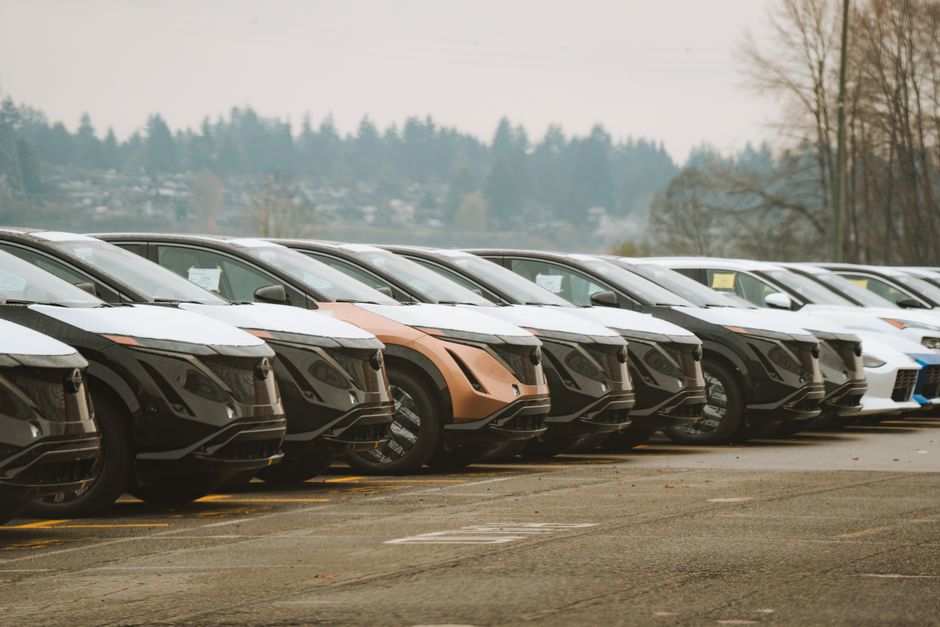 Salon kineskih automobila BYD kao ilustracija procene uvoznika, garancije i servisne podrške