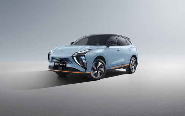 Dongfeng Forthing Friday 400 spolja, prednji trotrečinski pogled